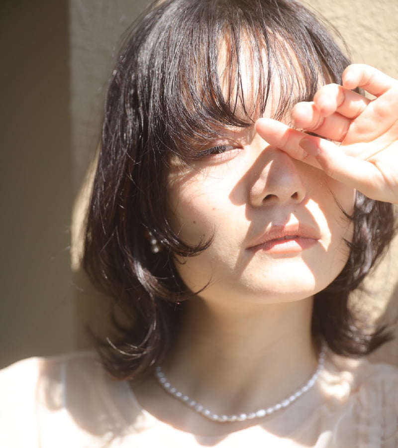 透け感バングの外ハネミディ